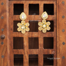 Uncut Kundan Floral Earring