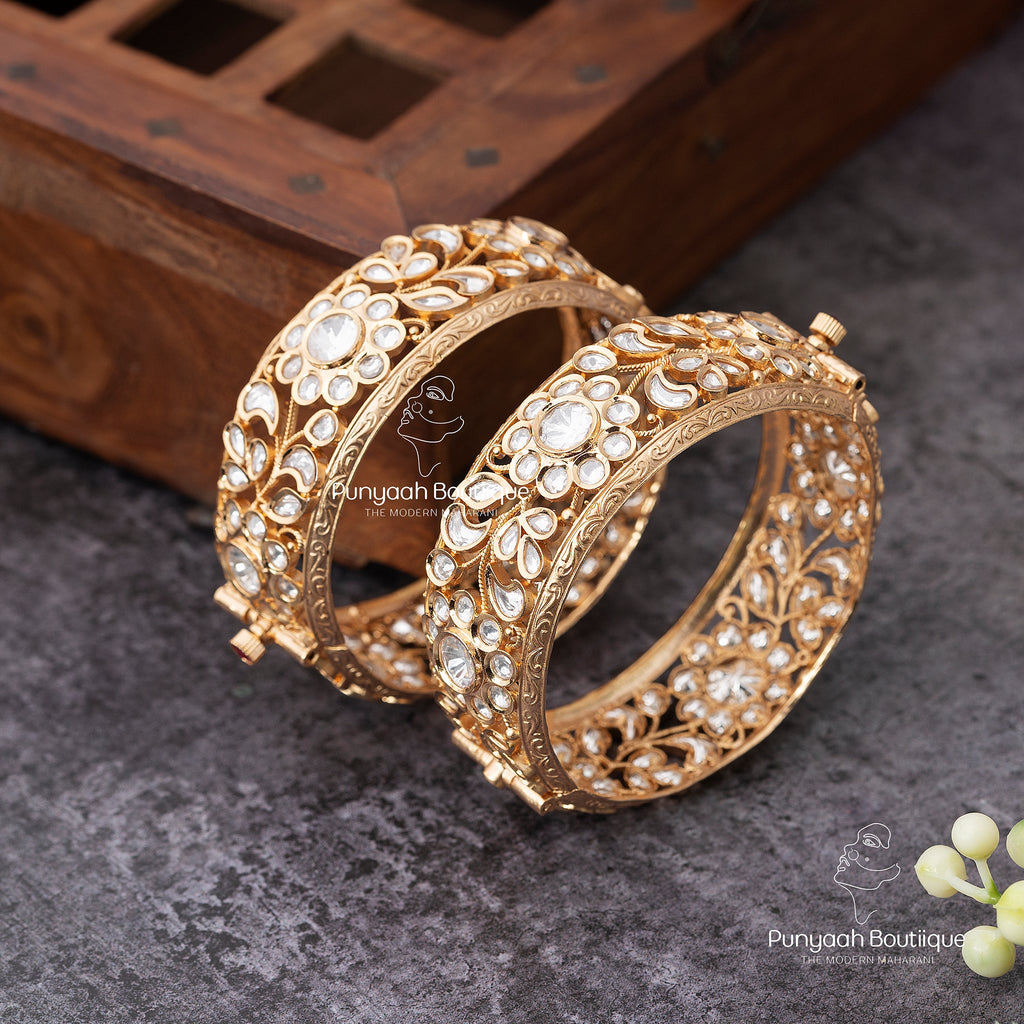 Elegant Tyaani Inspired Kada