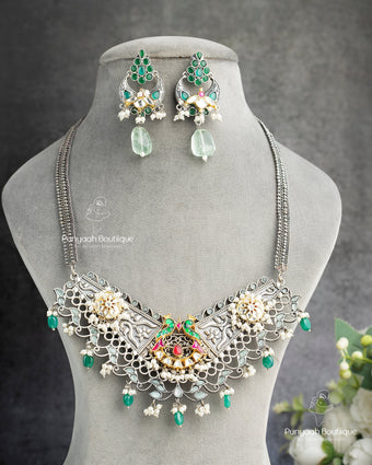 Elegant Pachi Kundan Necklace